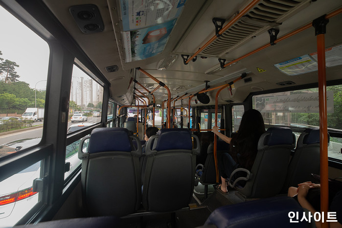 ‘급정거’한 시내버스서 70대 할머니 넘어져 사망... 버스기사가 받는 처벌은?