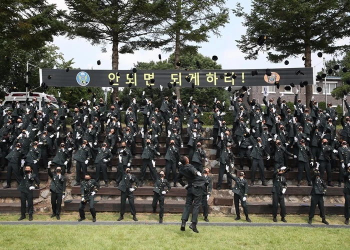 특전부사관 임관식서 최고 성적으로 육군참모총장상 받은 여군...놀라운 체력 측정 결과