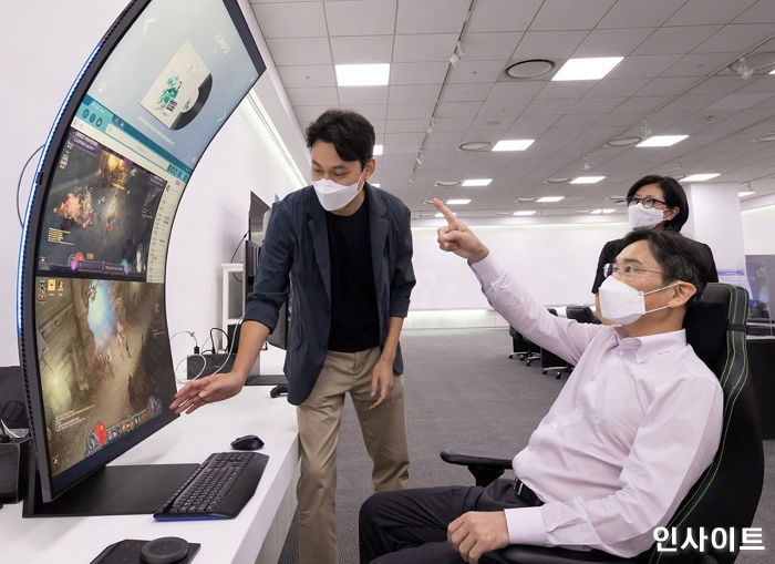 “희망퇴직 위로금도 역시 삼성전자가 최고”...이재용 부회장이 쏘는 돈 살펴보니