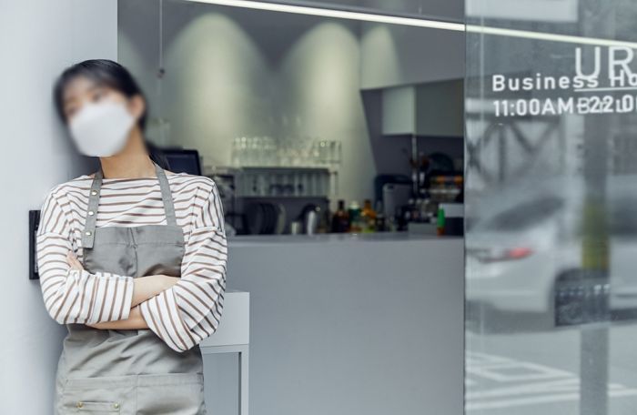 “몸으로 때울래?”...10대 여알바생 창고로 끌고가 강제 추행한 사장이 받은 형량