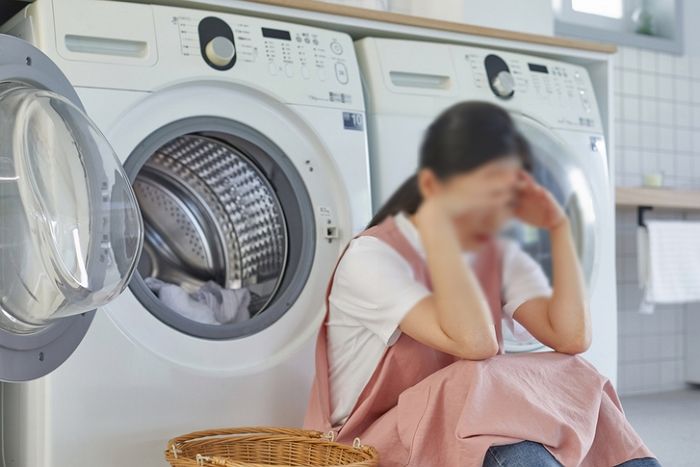 자취생분들, 빨래 돌릴 때 ‘전기세’ 걱정된다면 세탁기에 ‘이 버튼’ 눌러보세요 (영상)