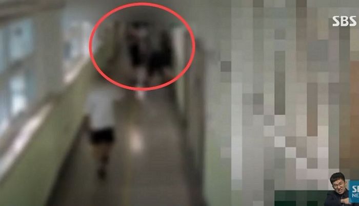 복도에서 ‘업어치기’해 전치 8주 나왔는데...학교가 학폭 피해 중학생에게 한 행동 (영상)
