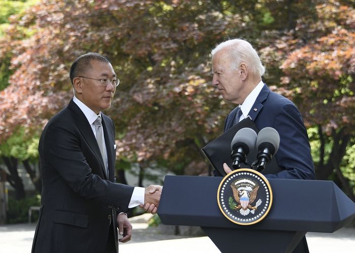 “정의선 땡큐!” 외쳤던 바이든에게 현대차가 ‘뒤통수’ 맞은 이유는요