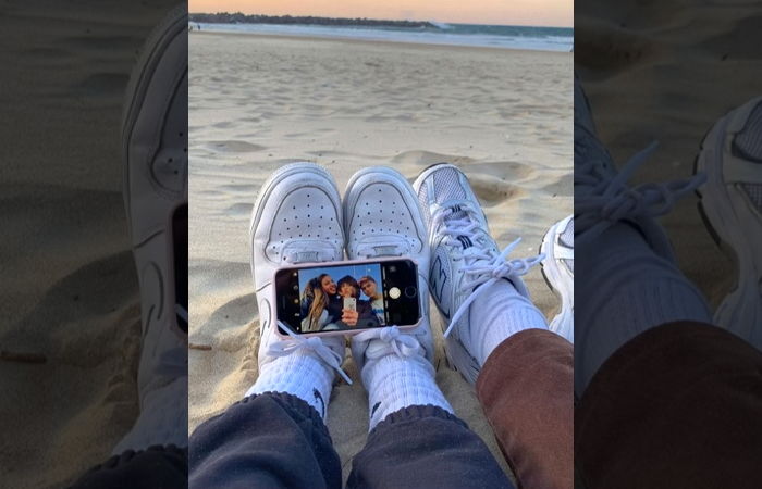 “최애 신발 신고 모여라”...요즘 인싸들이 절친과 우정 사진 찍는 방법