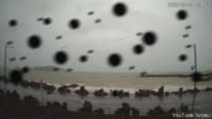 이 시각 제주도 하늘 비행하는 물체의 정체...UFO가 아니었습니다