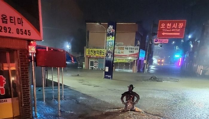 힌남노 직격탄 맞은 포항...남편·딸과 대피소 가던 70대, 급류 휩쓸려 사망