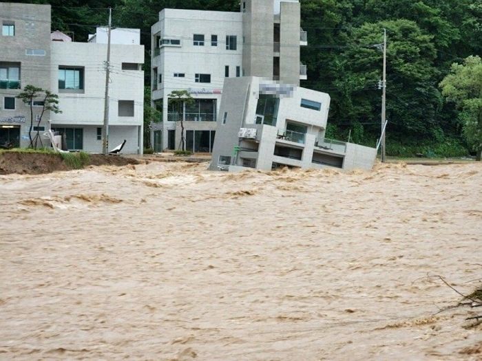 “이건 실제 상황입니다”...힌남노 직격탄 포항서 ‘풀빌라’ 통째로 떠내려가
