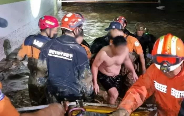 “이 자세로 15시간 버텼다고?”...아파트 생존자의 당시 상황이 그림으로 재연되자, 모두 경악했다