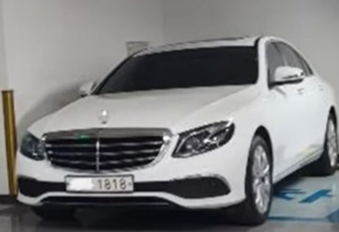 혼자 주차칸 3개 점령한 무개념 벤츠, ‘이렇게’ 하자 바로 연락왔습니다