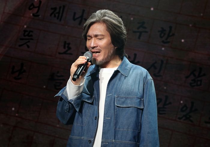 사랑하는 아내 잃고 7년간 음악 듣지 않던 유명 가수...오랜만에 무대에 섰습니다