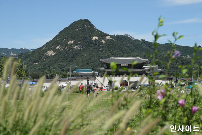 추석인 오늘(10일), 전국 선선한 날씨...구름 사이로 아름다운 ‘보름달’ 볼 수 있다