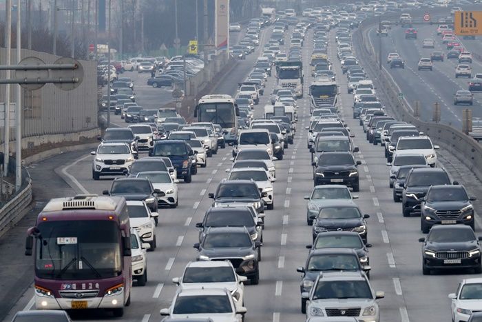 오전 9시부터 귀경길 정체 시작...오후 ‘이 시간’이 가장 막힌다
