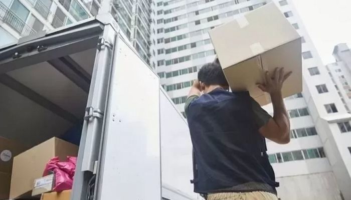 노양심 고객 때문에 아파트 10개동 뛰어다닌 택배기사...CCTV가 살렸다