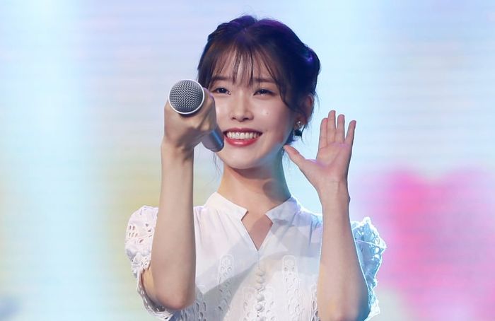 이번 콘서트 티켓값으로만 113억 번 아이유, 오늘 ‘이만큼’ 기부했습니다