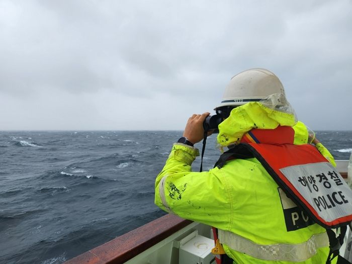 태풍 ‘난마돌’ 접근하는데 동해 망상해변 나간 여성, 파도에 휩쓸려 실종