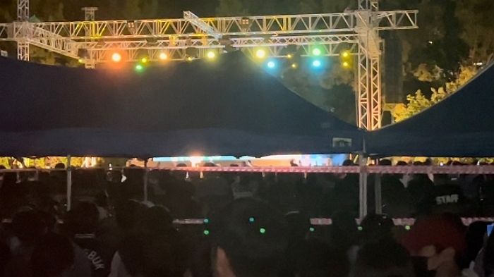 “학생회비 안 냈으면 천막 뒤로 가라”...충북대학교 축제, 난리 났습니다