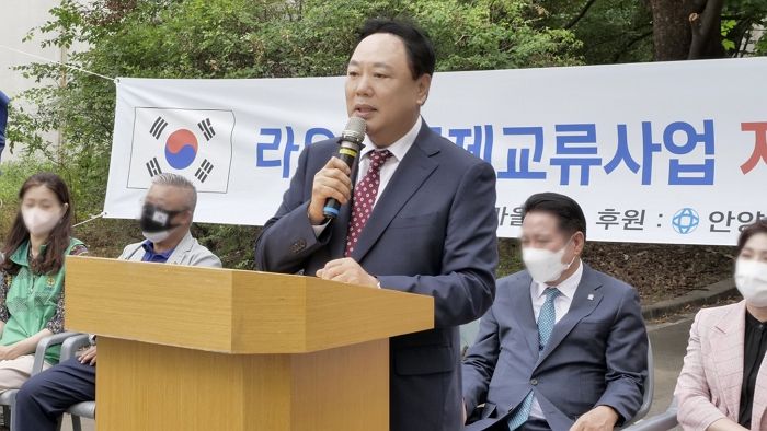 라오스에 1억원 상당 통 큰 기부한 토니모리, “착한 영향력 전파하겠다”