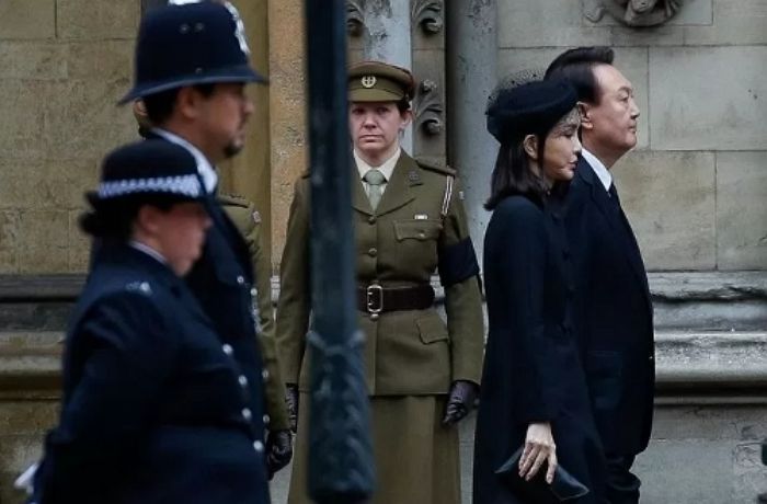 윤 대통령 ‘英 여왕 조문 취소’ 논란에 대통령실이 새롭게 밝힌 입장