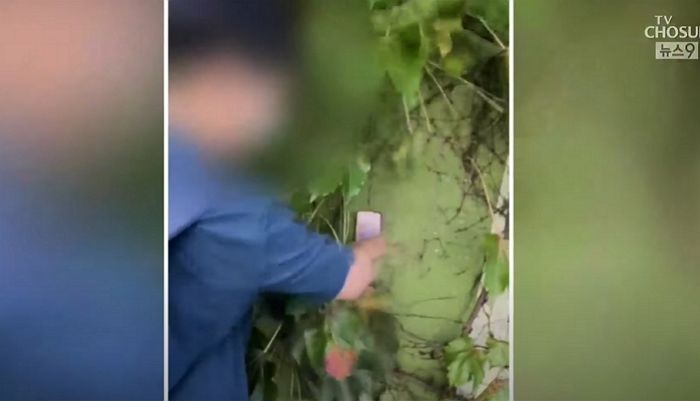 “증거 먼저 없애냐?” 여고생 몰카 찍다 걸린 남성, ‘이런 짓’까지 했다