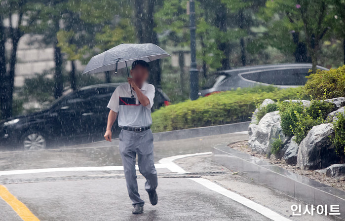 기차 탈선할 수준으로 강력한 태풍 ‘난마돌’ 북상 중...“다들 조심하세요”