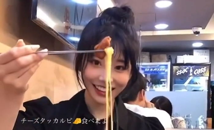 일본 여성이 한국서 닭갈비 먹는 영상에 대한민국 남성들 ‘총출동’했다 (+정체)