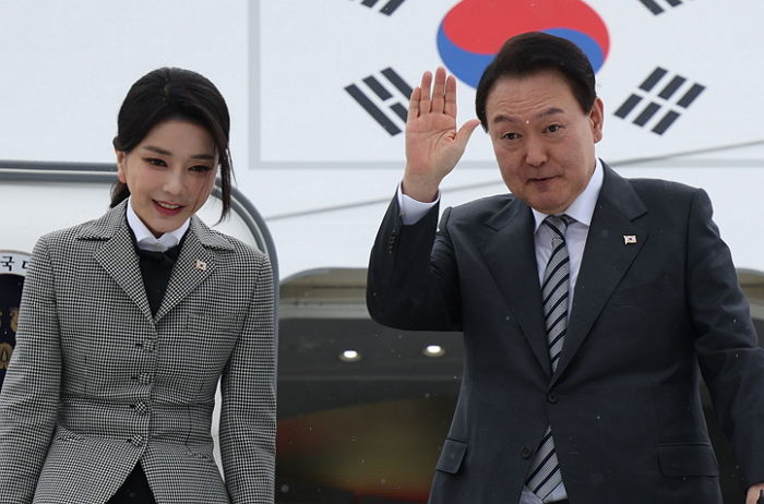 윤 대통령 탄핵한다며 또 ‘촛불’ 들고 광화문 광장 앞에 모인 사람들의 정체