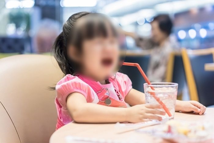 아이 떠들면 ‘벌금’ 물리는 식당 사장님...“과했다 vs 잘했다”