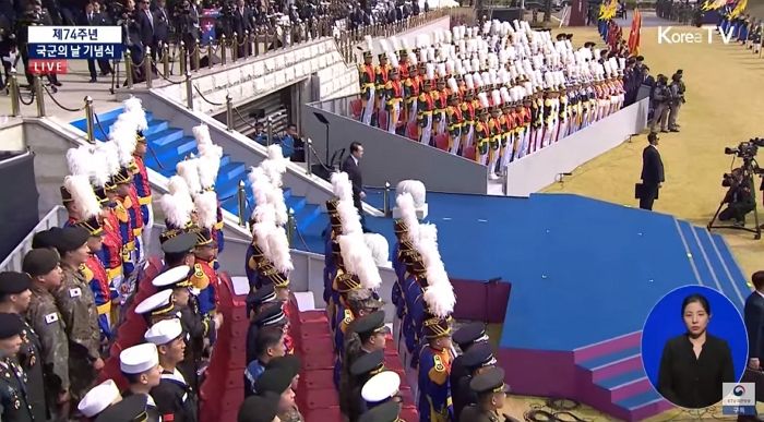 국군의 날 행사에서 나온 ‘이 장면’ 두고 시청자들 호불호 갈렸습니다 (영상)