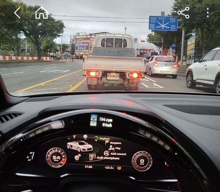 당근마켓에 ‘차 키’ 찾아주면 300만원 준다는 사람이 타는 차량의 정체