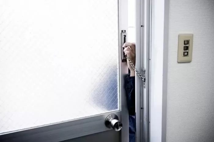 광주 20대 남성, 어머니뻘 여성 성폭행하려다 들키자 4층서 뛰어내렸다