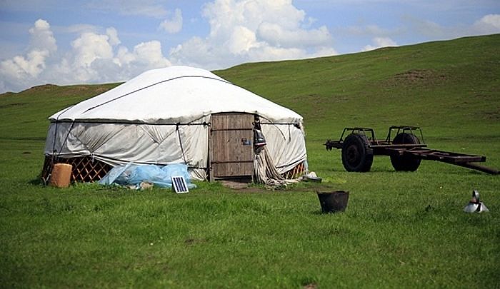 몽골 여행서 천막집 ‘게르’에서 자다가 강도 들었는데...업체 “보상 거부”