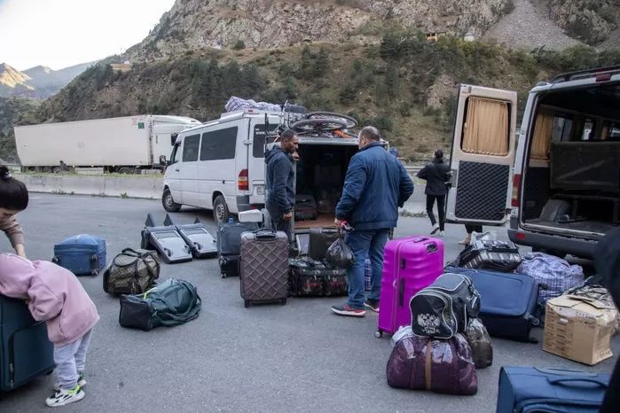징집 피하기 위해 한국으로 탈출하는 러시아 남성들...“요트 타고 8명 한국 도착”