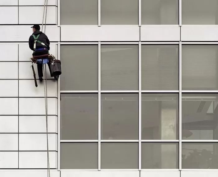 30층 아파트 외벽청소 노동자, 또 추락사...‘이것’이 문제였습니다