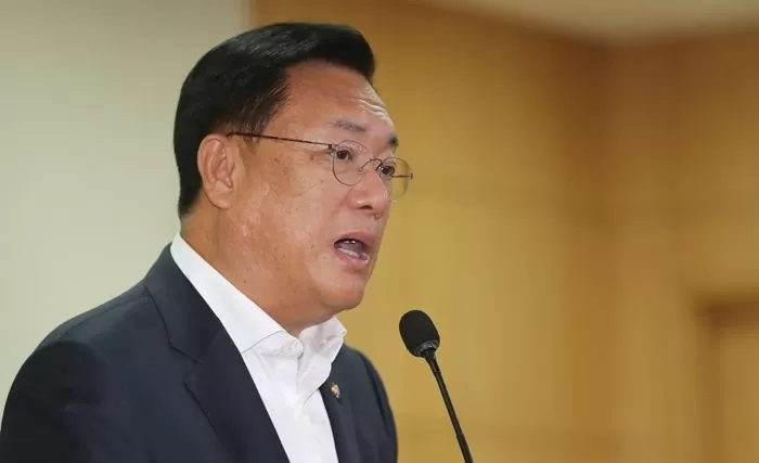 “조선, 썩어서 망했다”는 정진석에 ‘큰별샘’이 이완용 언급후 날린 일침