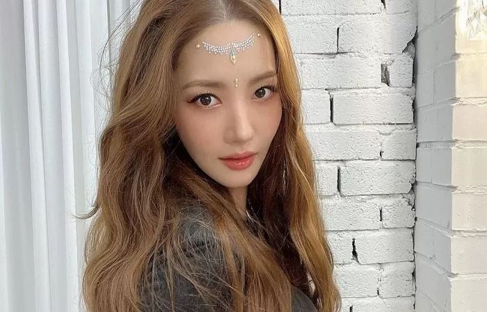 ‘빗썸 회장’ 의혹 배우 박민영 전 남친, 결국 국감 소환