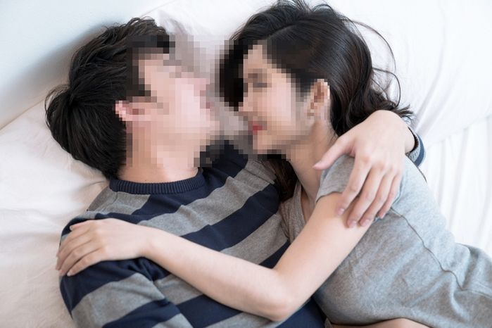 19살 어린 키스방 업소녀에게 고백한 42살 남성...주고받은 문자메시지가 살벌합니다