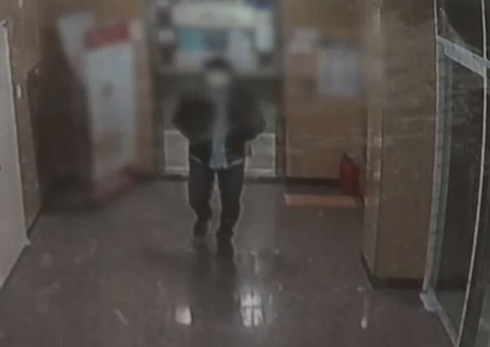‘아내·두 아들’ 살해하고 PC방 가서 애니메이션 본 남성...CCTV에 찍힌 충격적인 장면