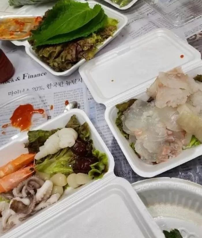 논란의 월미도 9만원 ‘바가지 횟집’이 이웃 횟집에 ‘고소’당한 이유