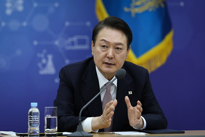 尹 대통령, 이태원 사고에 긴급지시 “신속 구급·치료에 만전”