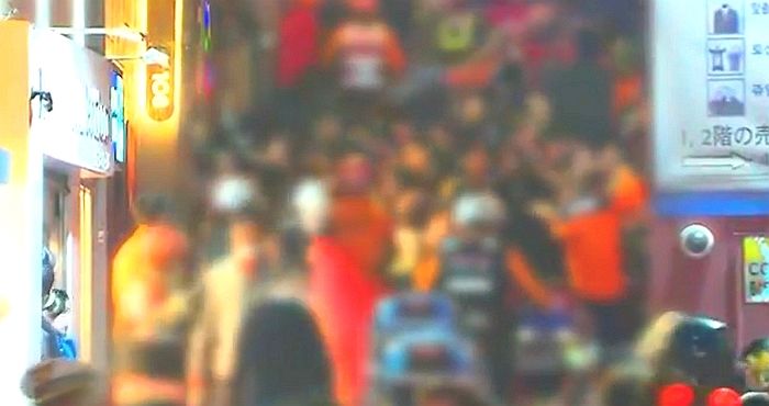 이태원 압사 사고, 한 술집에 찾아온 유명인 보려고 인파 몰리며 시작됐다