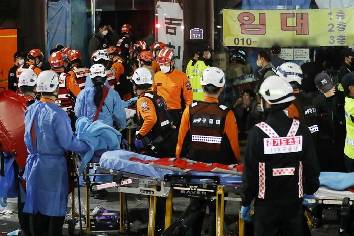 “스무살 첫 핼러윈 데이라 용돈도 줬는데”...이태원 갔다 실종된 딸 찾으러 온 가족들