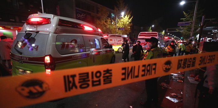 “5~6명이 밀기 시작”, “토끼머리띠 남성 찾아라” 증언 잇따라...경찰, 대규모 수사팀 꾸렸다