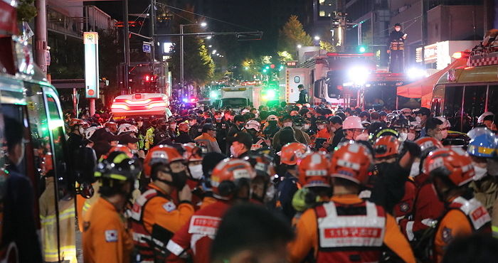 이태원 대규모 압사 사고 이후 출·퇴근 시간 ‘지하철 승강장’에 생긴 변화