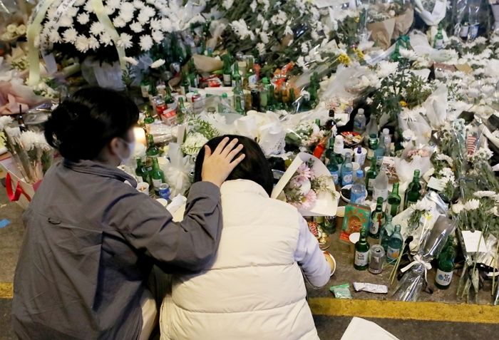 “음악만한 위로와 애도가 있을까”...이태원 참사에 공연 전부 취소되자 반대 목소리 낸 가수