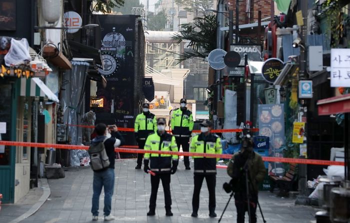 이태원 참사 직후 작성된 경찰청 ‘비밀문건’...세월호 언급하며 “정부책임론 부각 조짐”