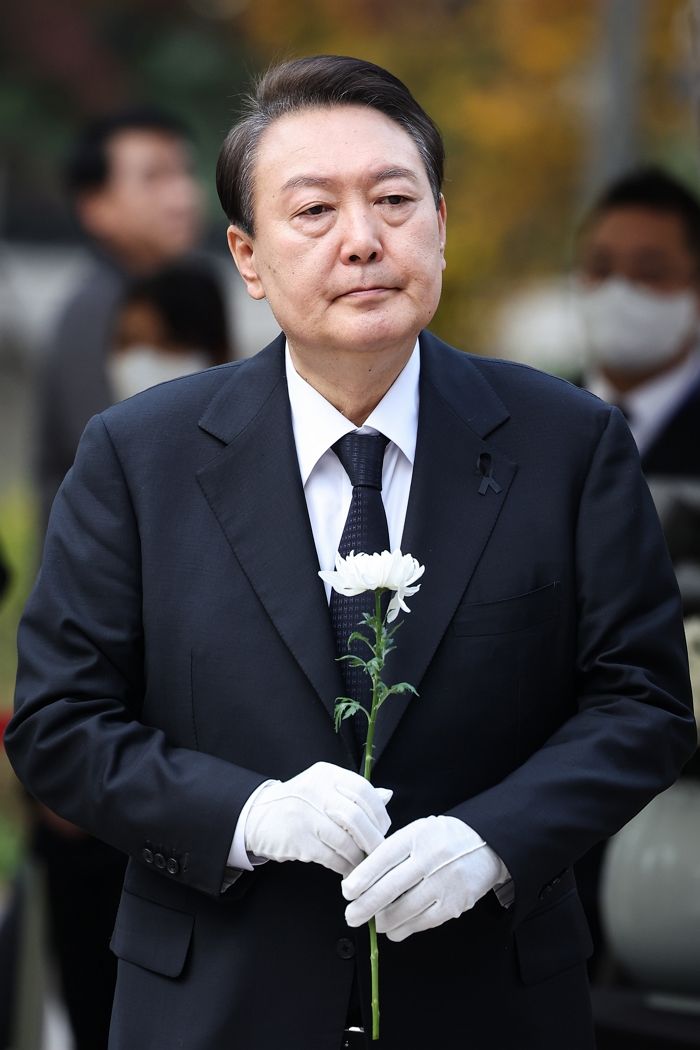 이태원 참사 이후 여론조사, 윤 대통령 ‘지지율’ 공개됐다