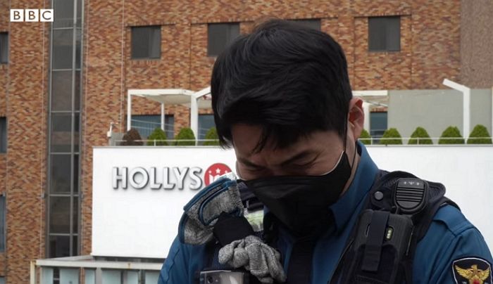 “면목 없고 죄송”...이태원 참사 현장서 목청 터지게 소리쳤던 경찰관의 눈물 (영상)