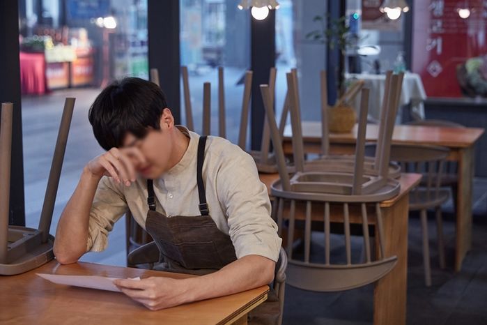 “월급 다 이자로, 매일 라면 먹고 살아요”...아파트 ‘영끌족’ 직장인의 비명