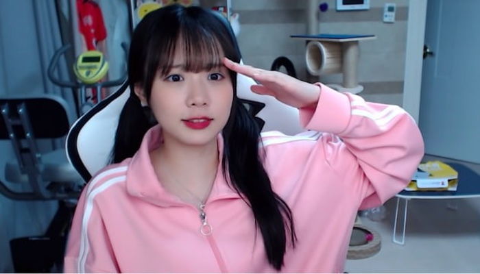 ‘룸살롱 업소녀’ 취급당하자 아프리카TV 여캠 BJ 토마토 ‘극대노’ 하며 보인 반응