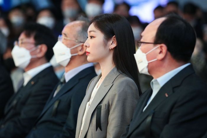 결혼하고 첫 공식석상 나온 김연아...‘옷차림’에 박수가 쏟아지고 있다 (+사진)